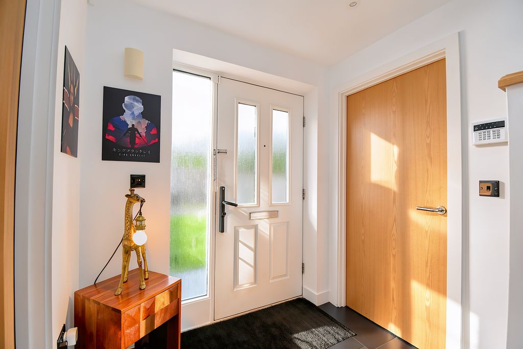 Entrance Hallway- click for photo gallery